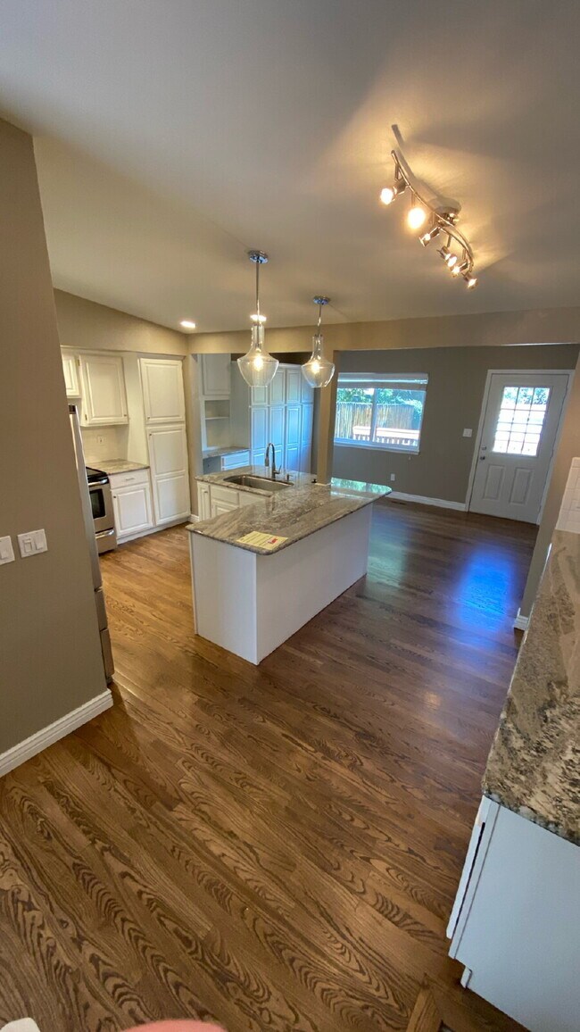 Building Photo - Westside White Buffalo