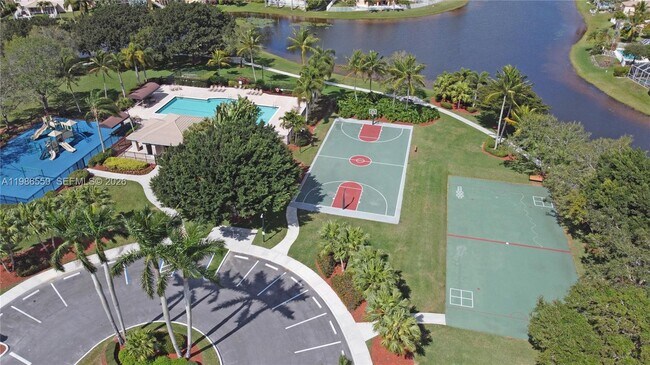 Building Photo - 964 Tanglewood Cir