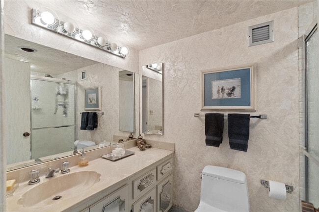 Building Photo - 1920 S Ocean Dr