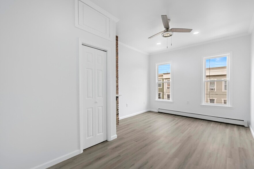 Building Photo - 20 Saint Pauls Ave