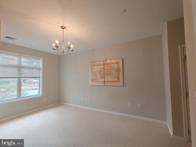 Building Photo - 206 Carson Terrace