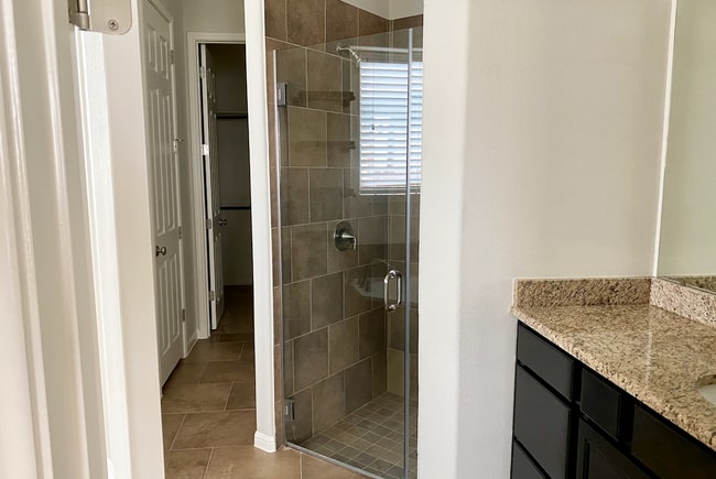 Building Photo - 2904 Tempe Dr