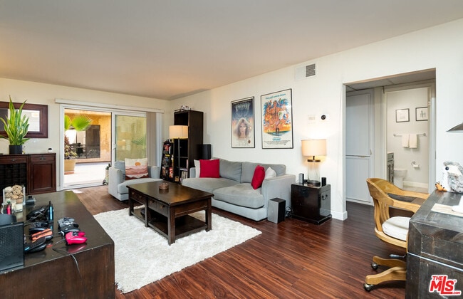 Building Photo - 1730 Camino Palmero St