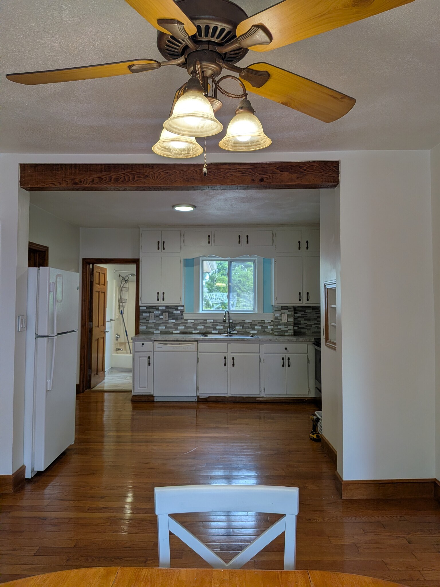 Open concept kitchen - 1291 Main St