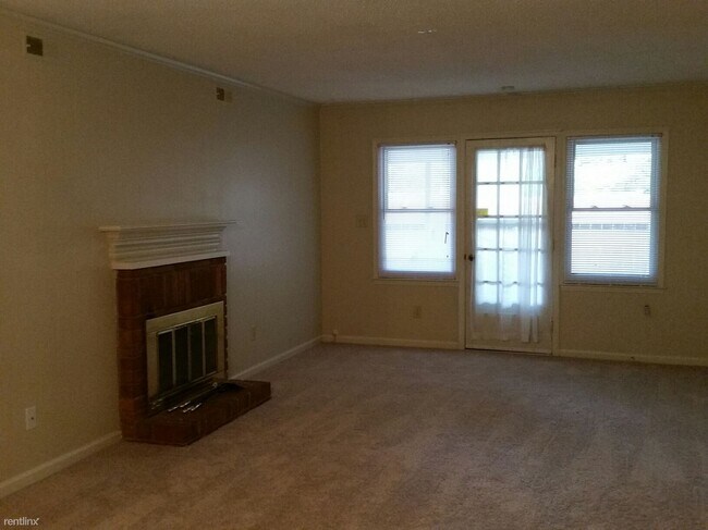 Building Photo - 2 br, 2 bath House - 4812 Tower Rd Unit D