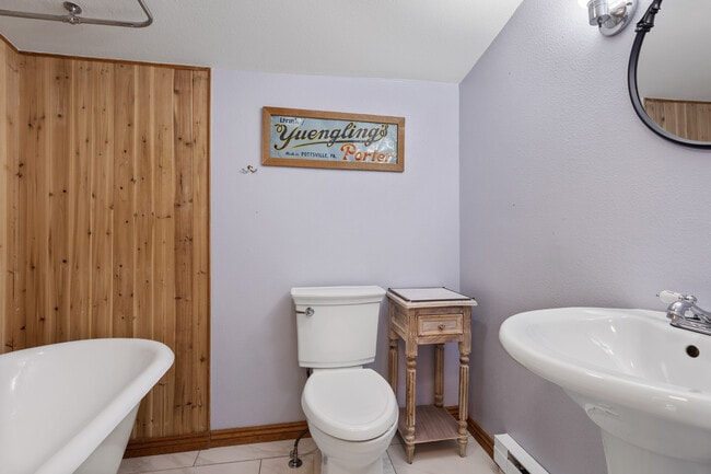 Building Photo - 400 Argentine St