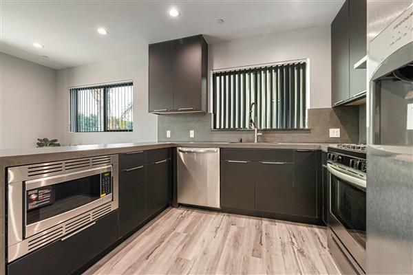 Building Photo - 4930 Laurel Canyon Blvd