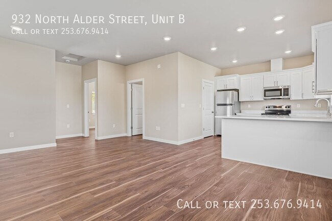 Building Photo - 932 N Alder St