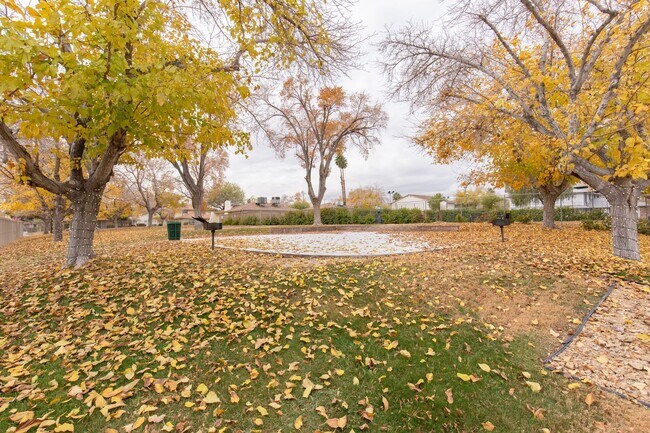 Building Photo - Remodeled two bedroom unit with two car carport near UNLV