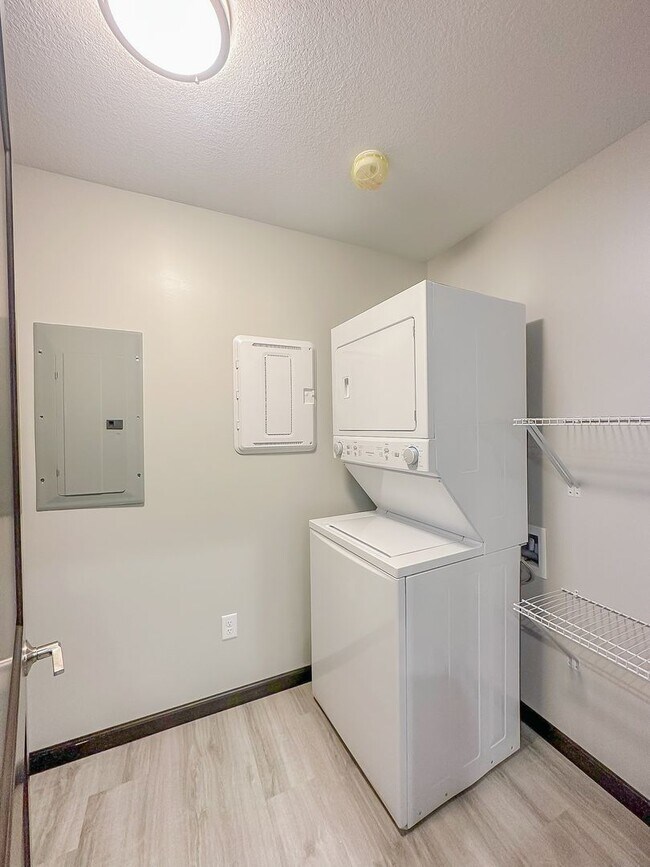 Building Photo - Beautiful 2 Bed, 2 Bath PREMIUM Apartment in PRIME location!  Furnished & Unfurnished Options Ava...