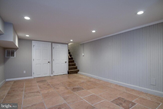 Building Photo - Charming 2 Bedroom/2.5 Bathroom Townhome in Patterson Neighborhood, MD!