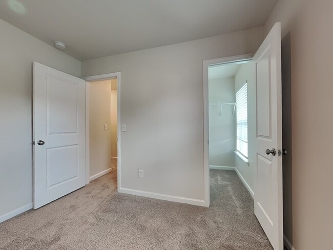 Building Photo - 118 Bent Holly Dr