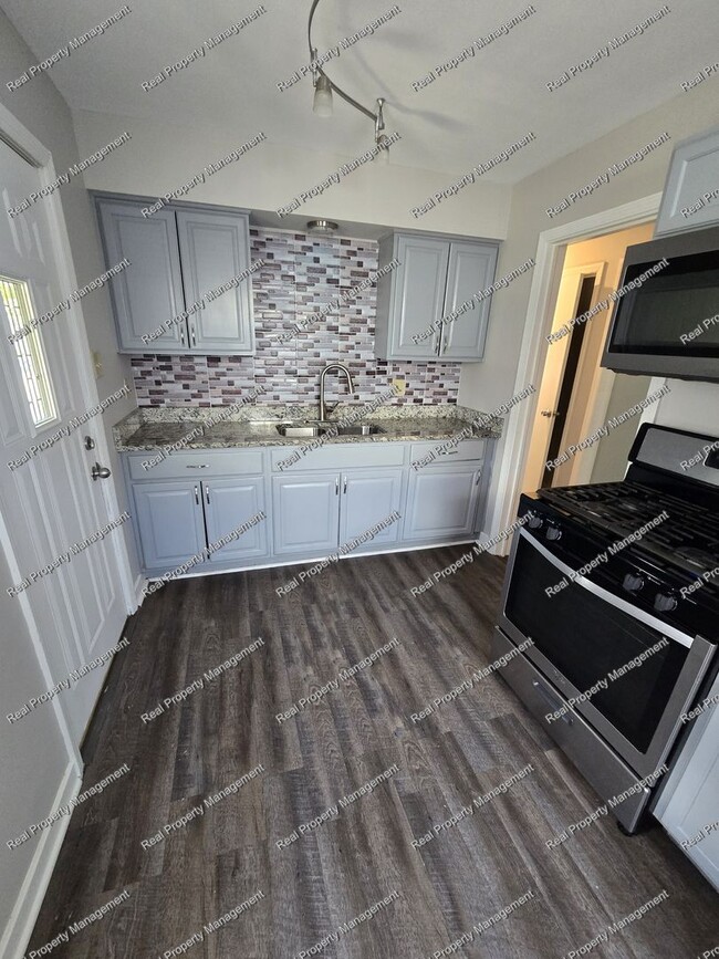 Building Photo - 3 Bedroom Cape Cod