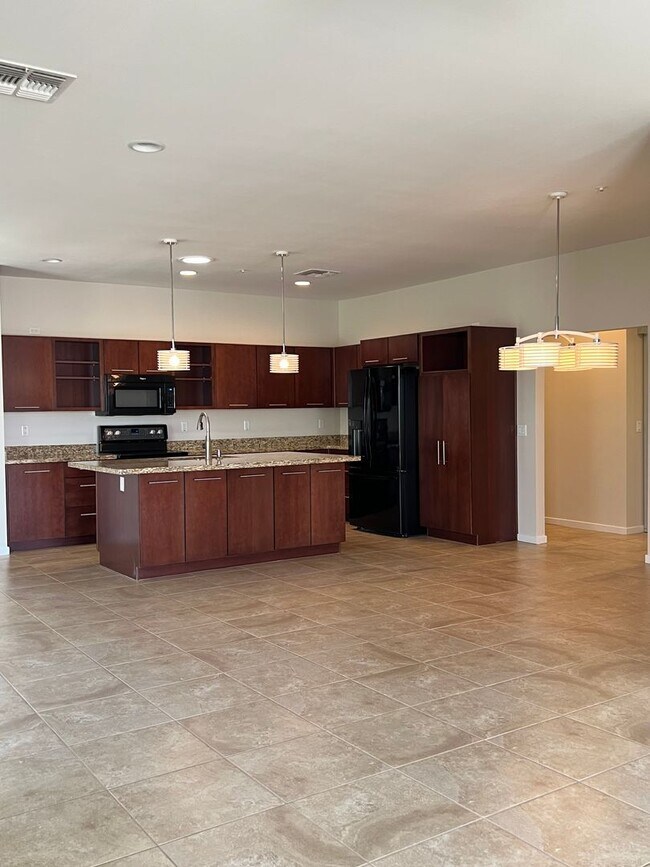 Building Photo - 3546 E Ravenswood Dr