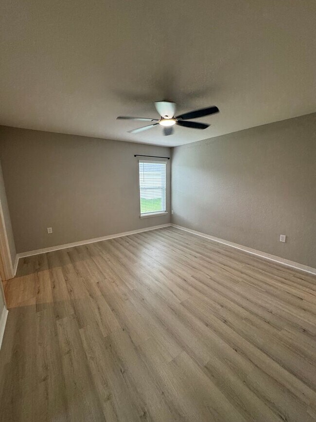 Building Photo - Charming Winter Haven Rental!