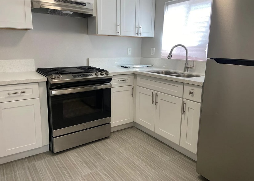 Kitchen - 1765 Martin Luther King Blvd