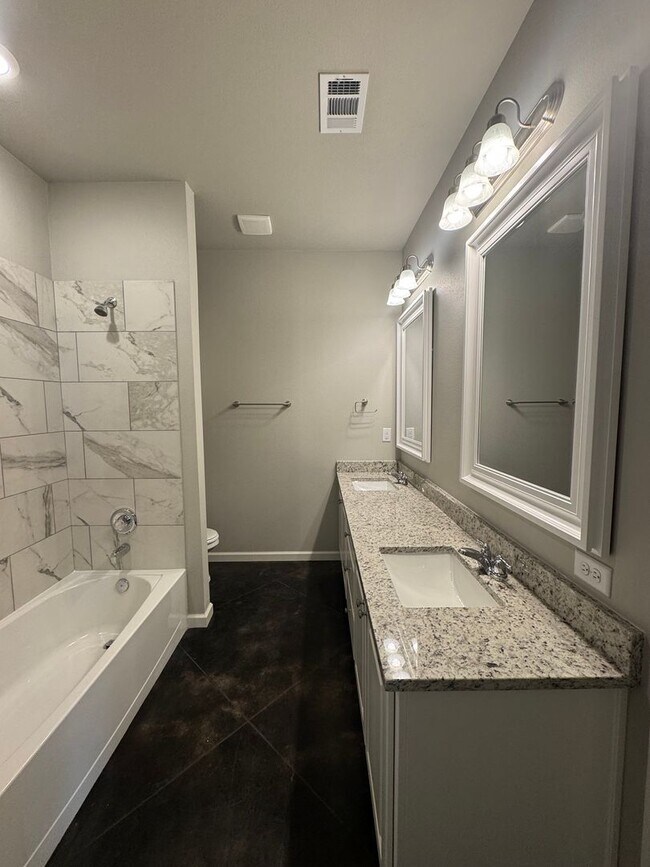 Building Photo - Located in Beacon Pointe!!! New developmen...