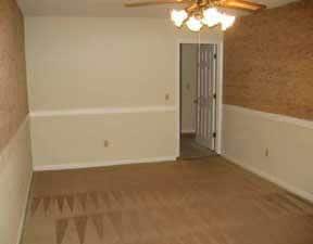 Building Photo - 3 bedroom / 2.5 bathroom ~ Townhome in Hunter's Creek *Unit has a GREAT LOFT!