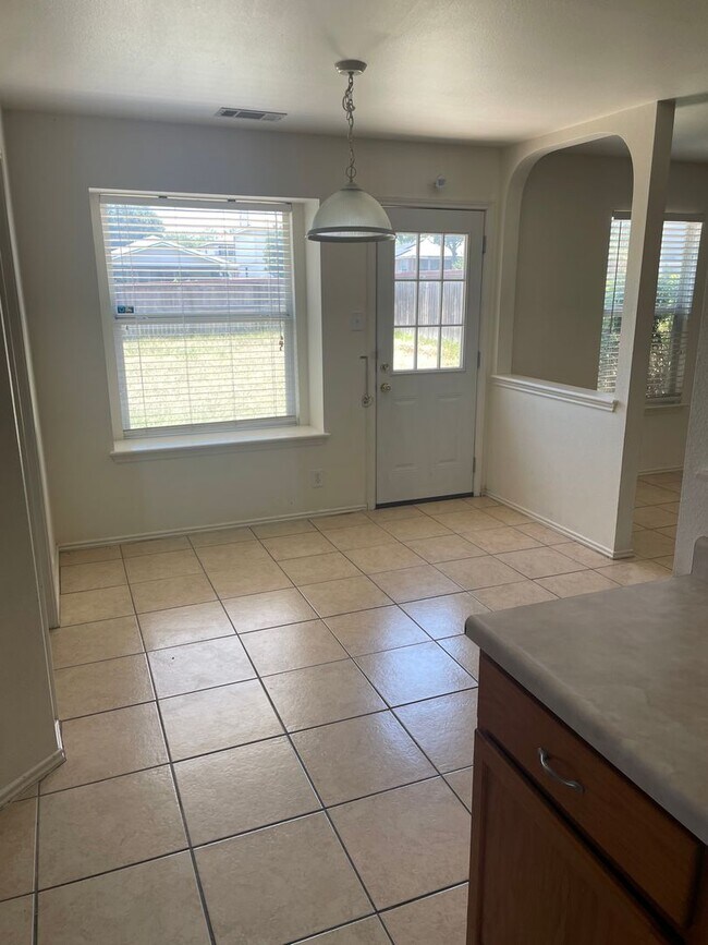 Building Photo - 1403 Diamond Bluff