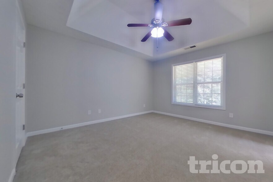 Building Photo - 205 Eagle View Trace