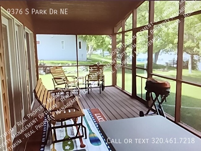 Building Photo - 9376 S Park Dr NE