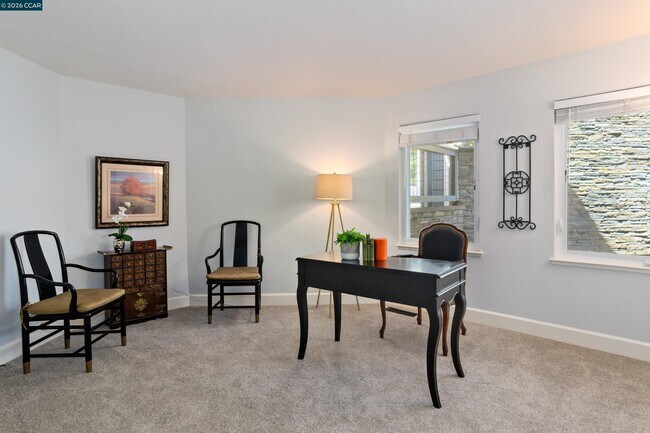 Building Photo - 2324 Saddleback Dr