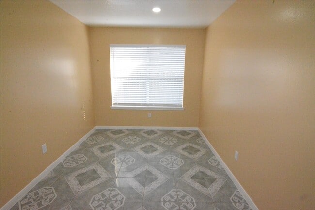 Building Photo - 9131 Knightsland Trail