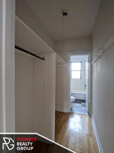 Building Photo - 2842 N Orchard St