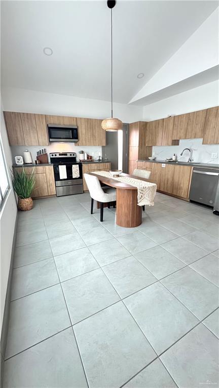 Building Photo - 18 Mile 6 Rd N