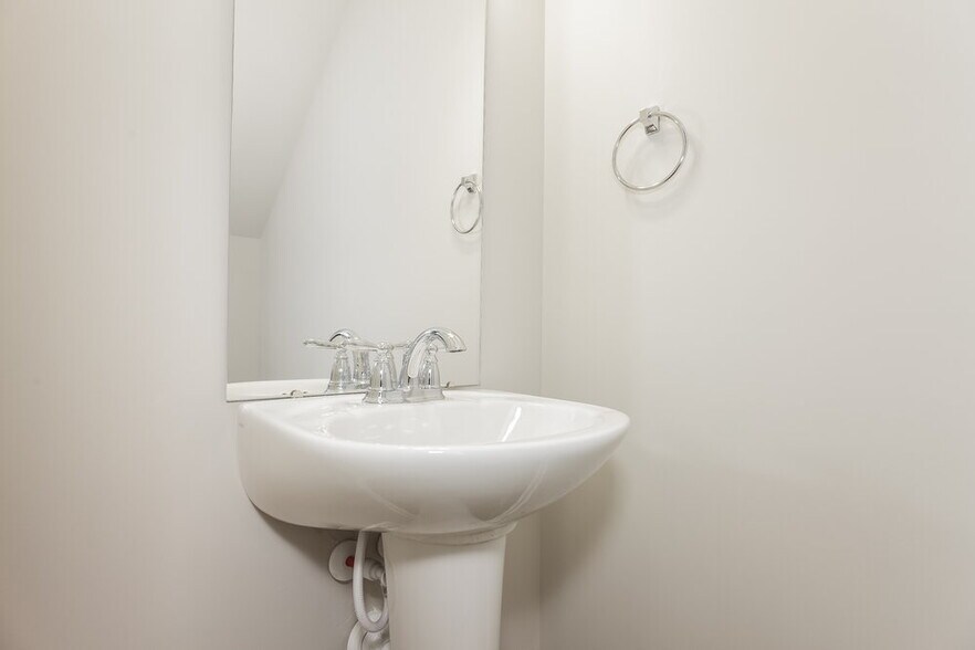 Building Photo - 6507 Karenstone Dr