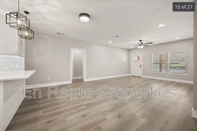 Building Photo - 3329 Hemphill St