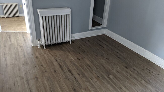 Building Photo - Charming Studio in heart of Midtown Harris...