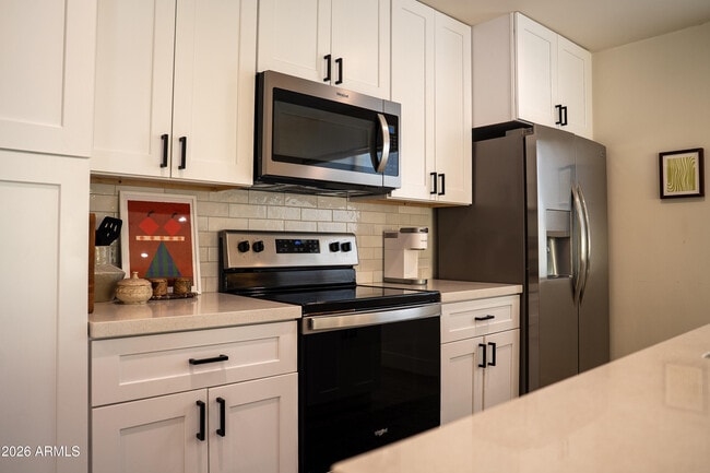 Building Photo - 8701 E Chaparral Rd