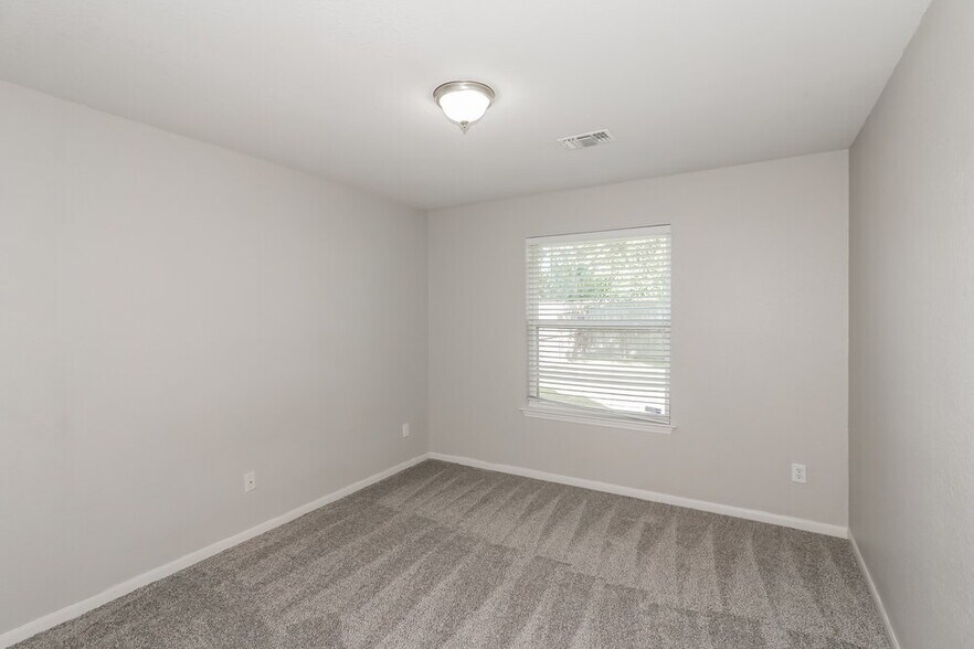 Building Photo - 2017 Sandy Bank Ln