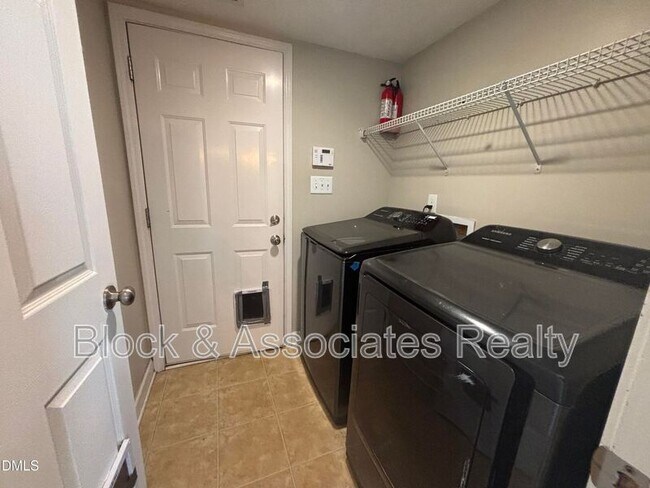 Building Photo - 2228 Stornoway Ct