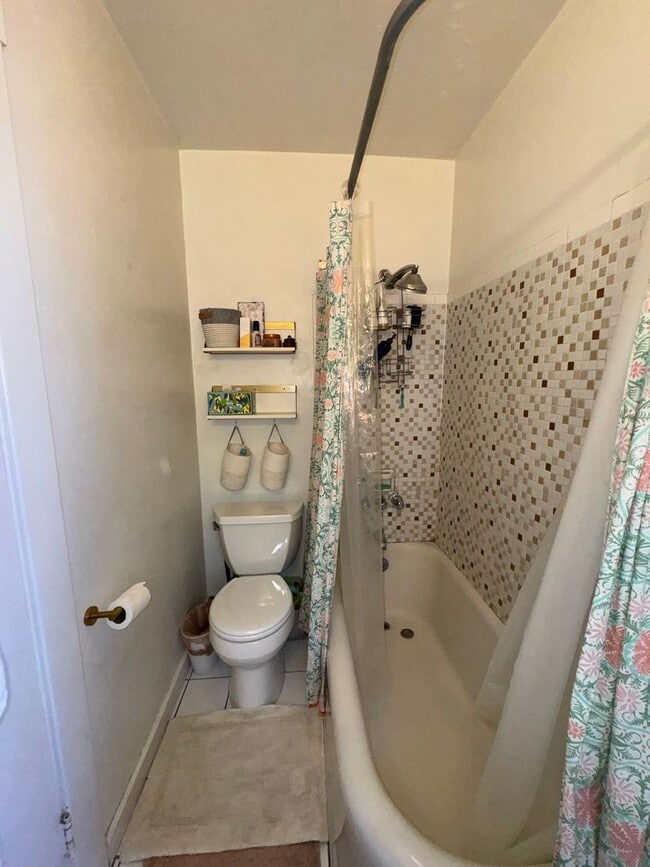 Building Photo - Spanish Style Architectural Gem in the Heart of Altadena - Available Early June