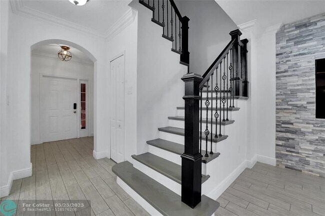 Building Photo - 12925 SW 28th Ct