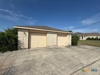 Building Photo - 2754 FM1044