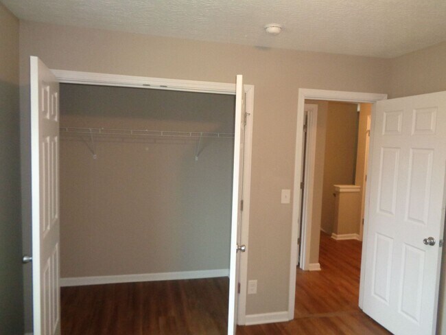 Building Photo - 3490 Hader Ave 4BR/2.5BA (Cincinnati)