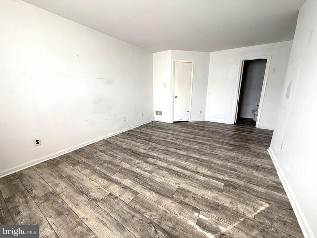 Building Photo - 607 Covington Ct