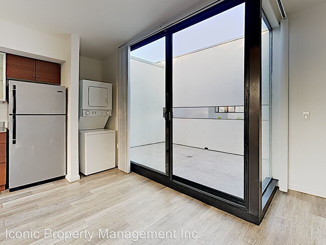 Building Photo - 1945 B St