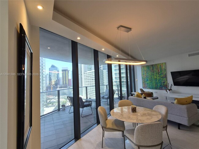 Building Photo - 1000 Brickell Plaza