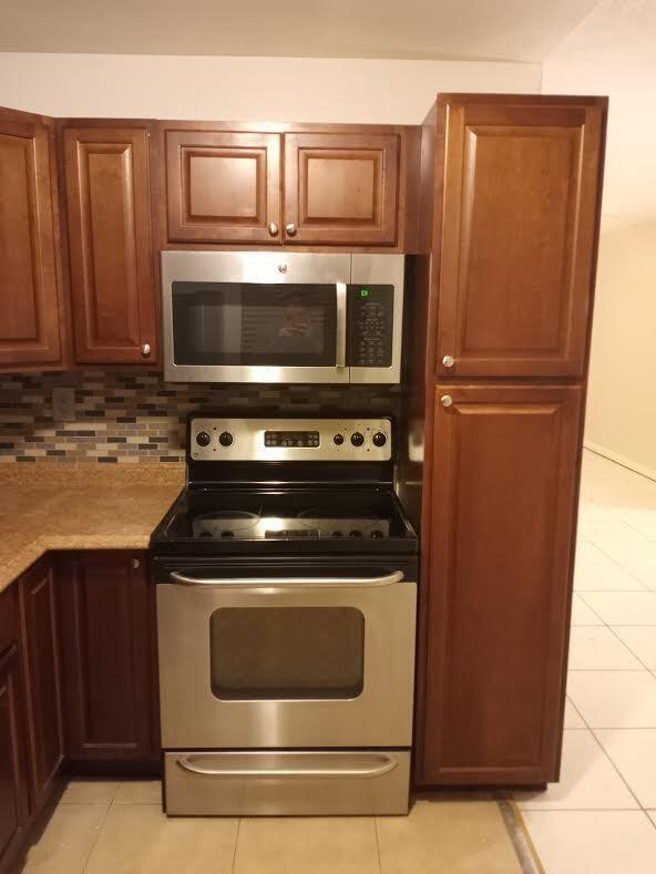 Building Photo - 512 Gardens Dr