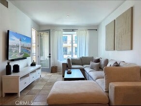 Building Photo - 150 The Promenade N