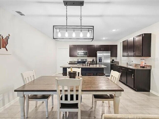 Building Photo - 635 Belgrove St