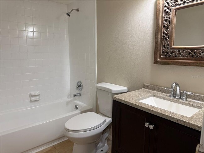 Building Photo - 914 Lake Destiny Rd