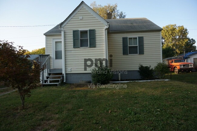 Building Photo - 2582 E Garfield Ave