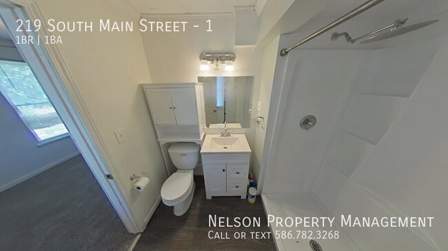 Building Photo - 219 S Main St