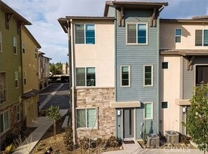 Building Photo - 838 Savi Dr