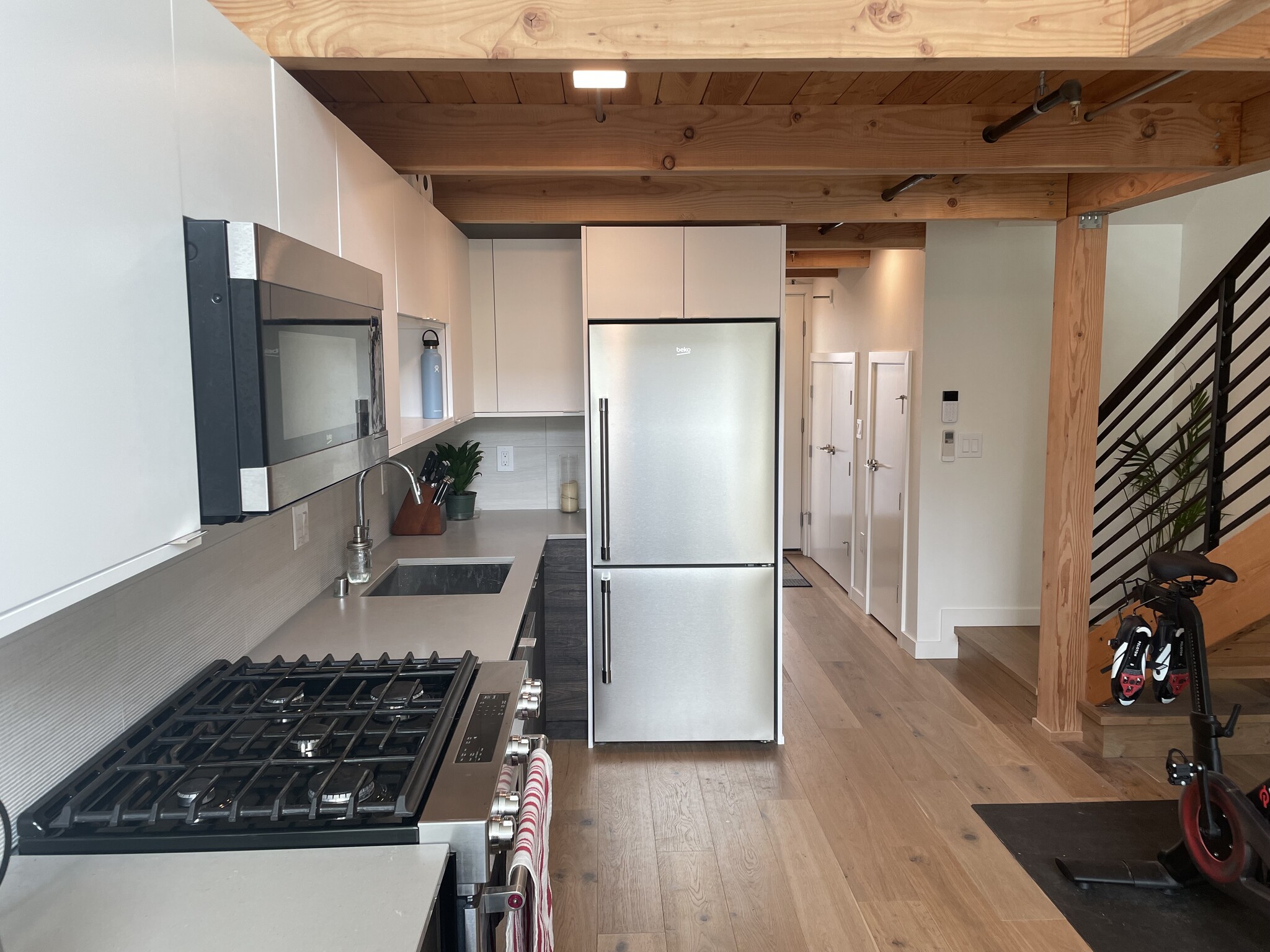 Building Photo - 2617 Franklin Ave E